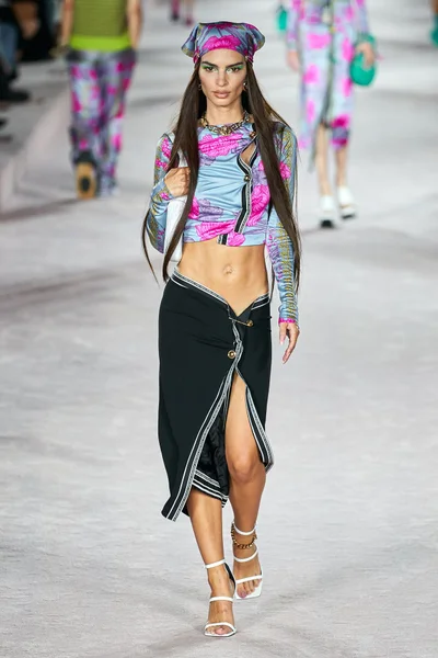 Look 32